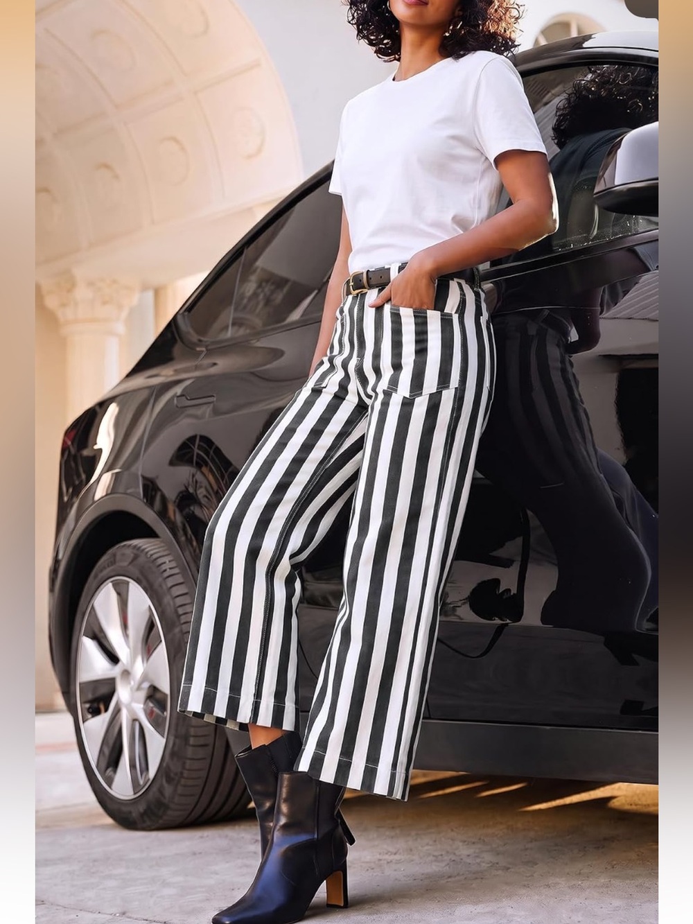Striped Wide-Leg Women’s Jeans - Black & White. Size 2. NWOT.